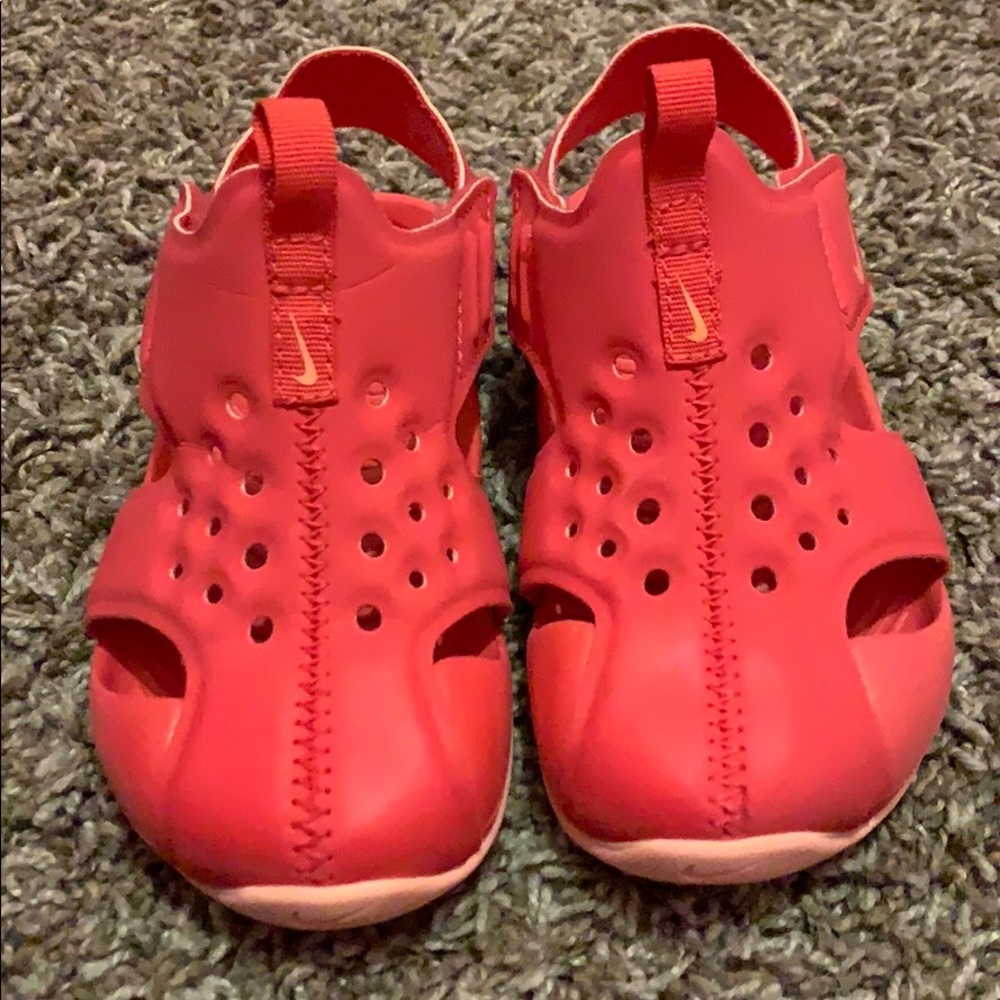 Nike toddler sandals/water shoes